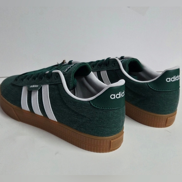 adidas 3.0 daily shoes Men’s Size 9.5 IF7487 Collegiate Green Gum New NIB main image 6